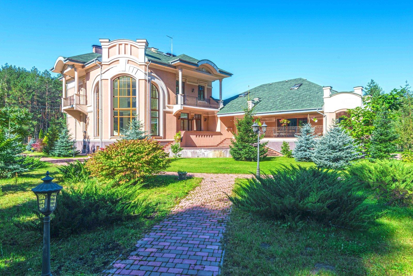 Professional architectural and real estate photography in The Palm Beaches